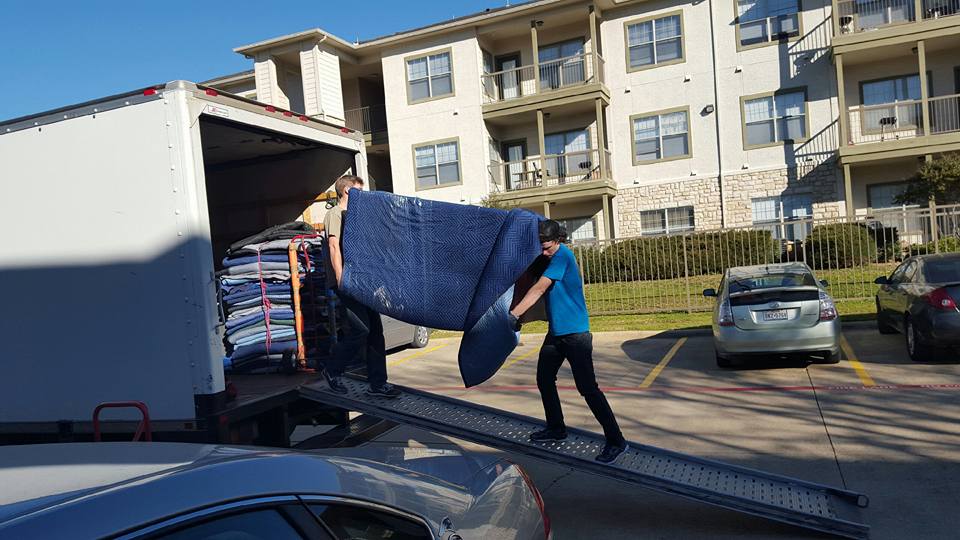 Tips for Downsizing Before a Big Move